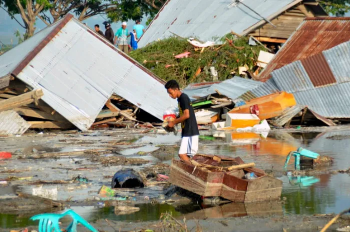 Số người thiệt mạng do động đất và sóng thần tại Indonesia đã lên tới 384 người ảnh 17