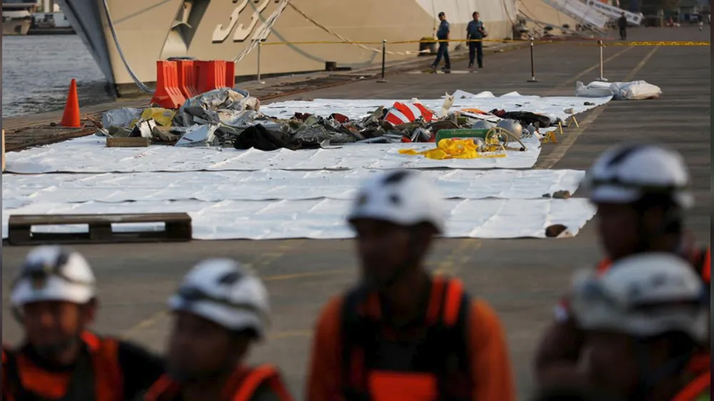 Vụ rơi máy bay tại Indonesia: Phát hiện sự cố chỉ 2 phút sau khi cất cánh  ảnh 14  Vụ rơi máy bay tại Indonesia: Phát hiện sự cố chỉ 2 phút sau khi cất cánh  ảnh 14