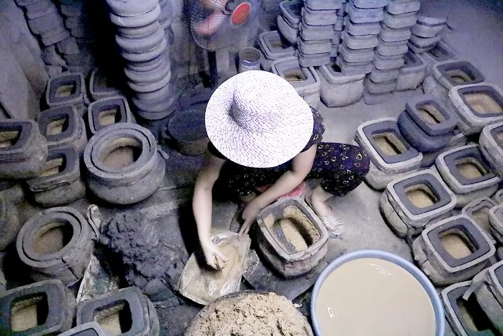Làng lư trăm tuổi giữa lòng thành phố ảnh 1 Làng lư trăm tuổi giữa lòng thành phố ảnh 1