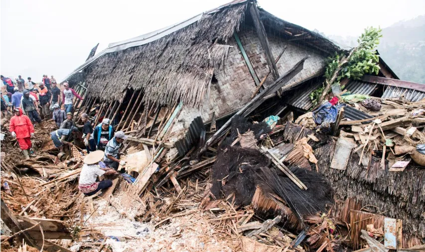 Sạt lở đất nghiêm trọng tại Indonesia, hàng chục người mất tích ảnh 2