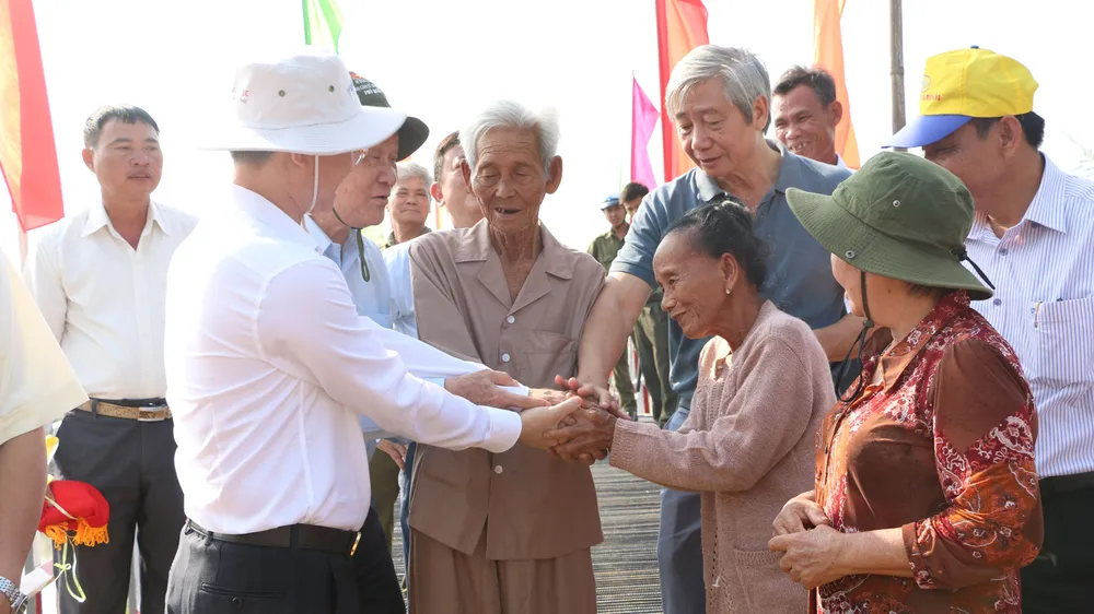 Khánh thành 8 cây cầu mới tại huyện Tân Hưng ảnh 2