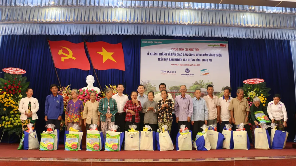 Khánh thành 8 cây cầu mới tại huyện Tân Hưng ảnh 3