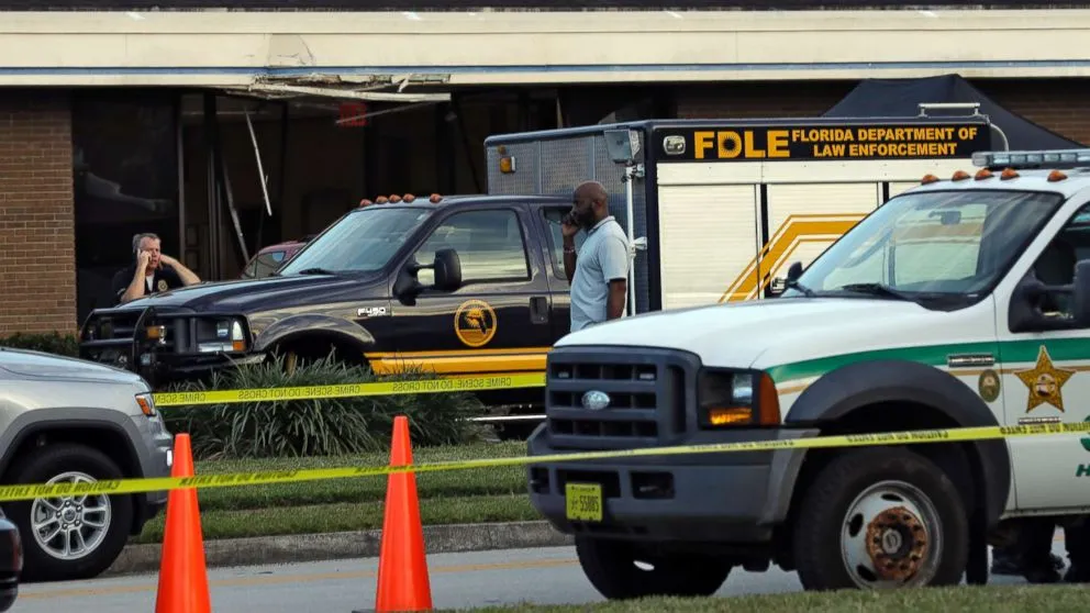 Nổ súng tại ngân hàng ở bang Florida, ít nhất 5 người thiệt mạng ảnh 6 Nổ súng tại ngân hàng ở bang Florida, ít nhất 5 người thiệt mạng ảnh 6