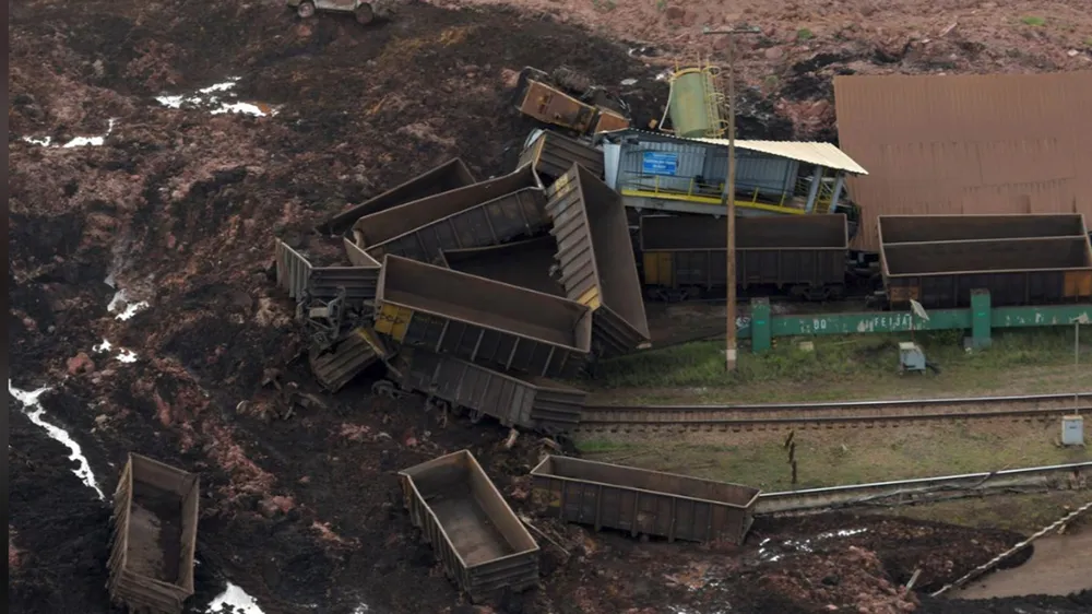 Ít nhất 9 người thiệt mạng và hàng trăm người mất tích trong vụ vỡ đập tại Brazil ảnh 7
