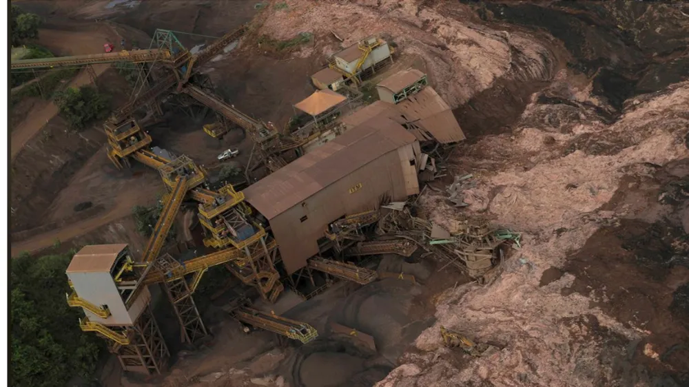 Ít nhất 9 người thiệt mạng và hàng trăm người mất tích trong vụ vỡ đập tại Brazil ảnh 18