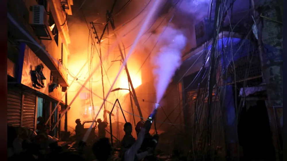 Ít nhất 81 người thiệt mạng trong vụ cháy chung cư tại Bangladesh ảnh 9