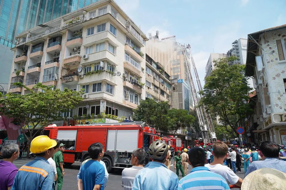  Vụ cháy tại Hàng Dương Quán, quận 1 là do hàn xì ảnh 9