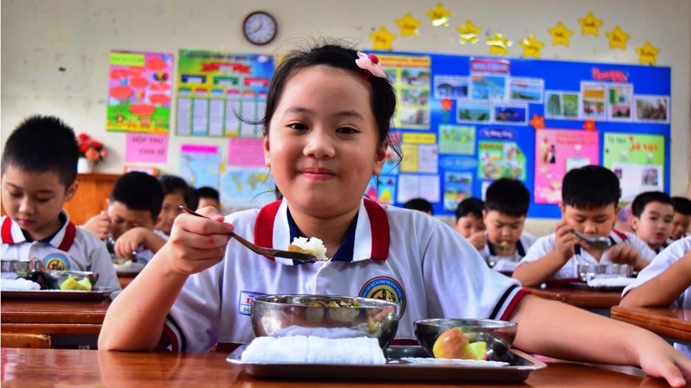 Dinh dưỡng học đường cho học sinh, luôn được nhà trường và phụ huynh quan tâm