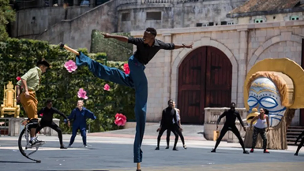 Bật mí khoảnh khắc ấn tượng trước show nghệ thuật "Vũ hội Ánh dương" ảnh 8 Bật mí khoảnh khắc ấn tượng trước show nghệ thuật "Vũ hội Ánh dương" ảnh 8