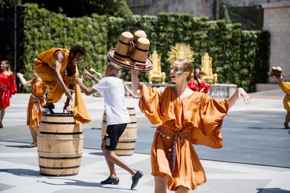 Bật mí khoảnh khắc ấn tượng trước show nghệ thuật "Vũ hội Ánh dương" ảnh 11 Bật mí khoảnh khắc ấn tượng trước show nghệ thuật "Vũ hội Ánh dương" ảnh 11