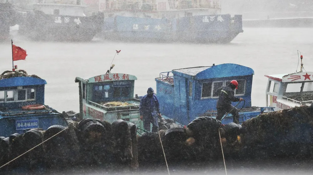 Bão Lekima đổ vào Đông Nam Trung Quốc, hàng trăm nghìn người phải sơ tán ảnh 2