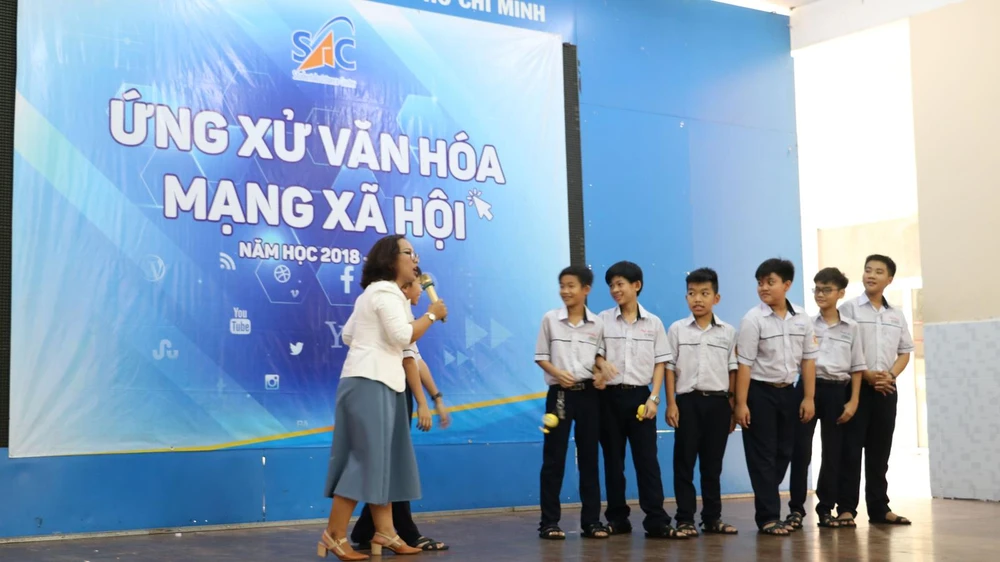 Trung tâm Hỗ trợ HS-SV TPHCM tập huấn chuyên đề “Ứng xử văn hóa mạng xã hội” dành cho học sinh