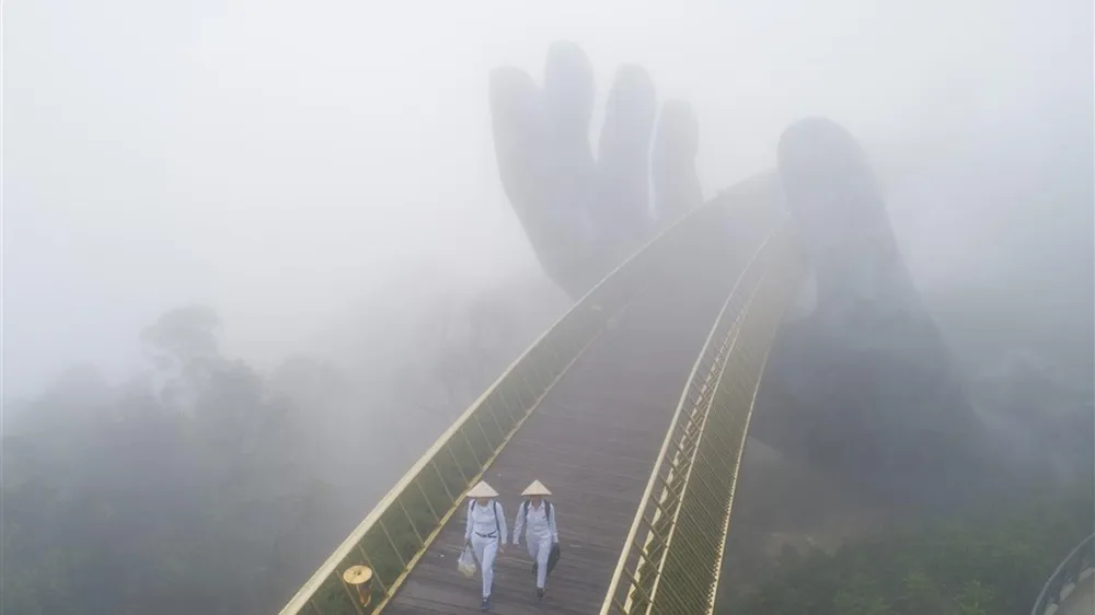 Cầu Vàng đẹp “lịm tim” trong hoàng hôn và bình minh ảnh 3