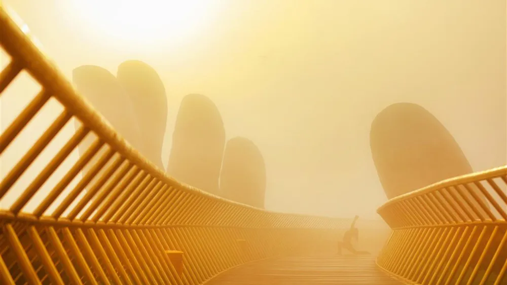 Cầu Vàng đẹp “lịm tim” trong hoàng hôn và bình minh ảnh 5