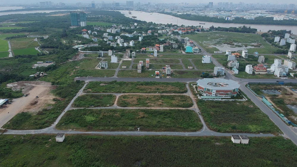 Để hạn chế trốn thuế trong chuyển nhượng bất động sản cần thu thuế đúng đối tượng, bản chất. Ảnh: THÀNH TRÍ