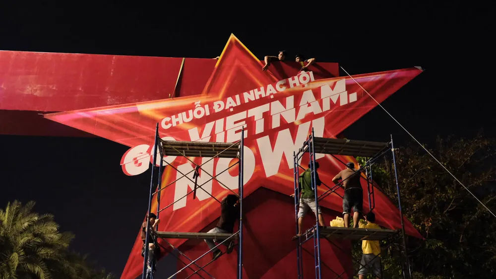 Tiết lộ sân khấu khủng trong đại nhạc hội F1 đầu tiên tại Việt Nam ảnh 8 Tiết lộ sân khấu khủng trong đại nhạc hội F1 đầu tiên tại Việt Nam ảnh 8