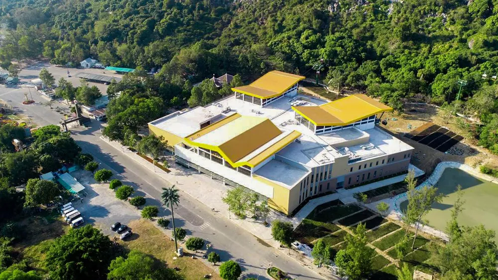 Chính thức vận hành hệ thống cáp treo mới tại Khu du lịch Quốc gia Núi Bà Đen ảnh 2