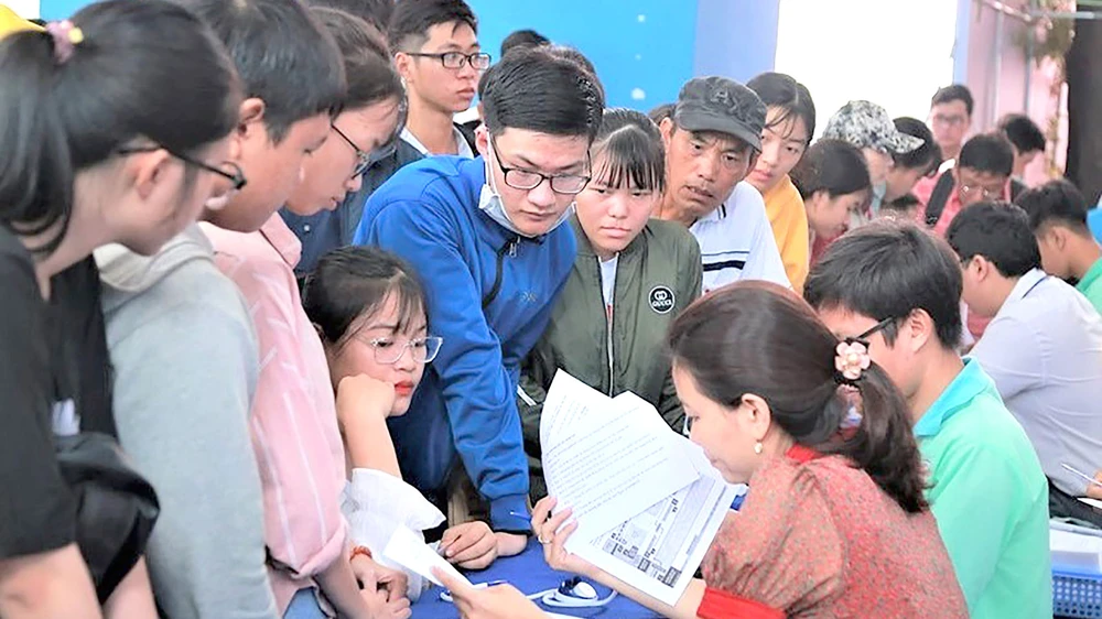 Thí sinh đăng ký xét tuyển đại học năm 2019