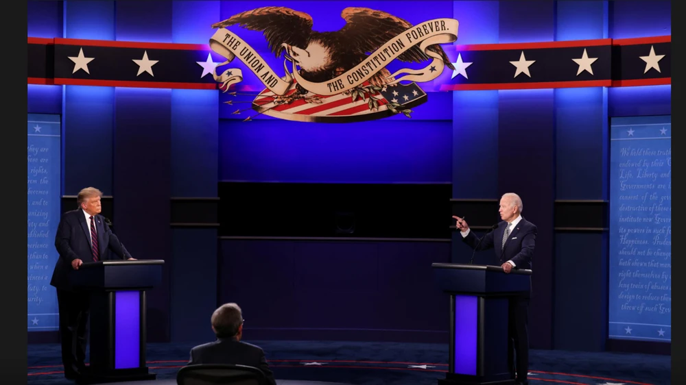Trump - Biden trong cuộc tranh luận trực tiếp đầu tiên: ''Kẻ tám lạng, người nửa cân'' ảnh 1 Trump - Biden trong cuộc tranh luận trực tiếp đầu tiên: ''Kẻ tám lạng, người nửa cân'' ảnh 1