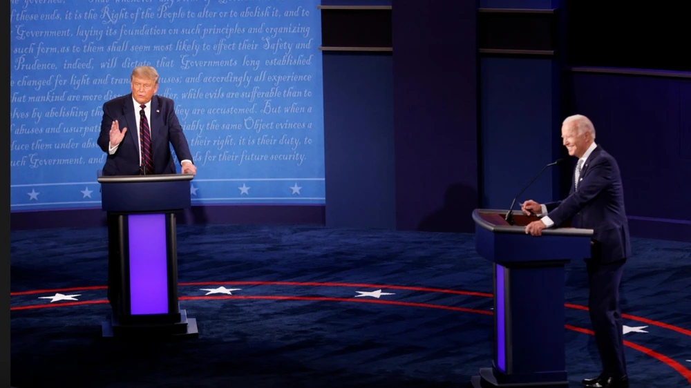 Trump - Biden trong cuộc tranh luận trực tiếp đầu tiên: ''Kẻ tám lạng, người nửa cân'' ảnh 2 Trump - Biden trong cuộc tranh luận trực tiếp đầu tiên: ''Kẻ tám lạng, người nửa cân'' ảnh 2