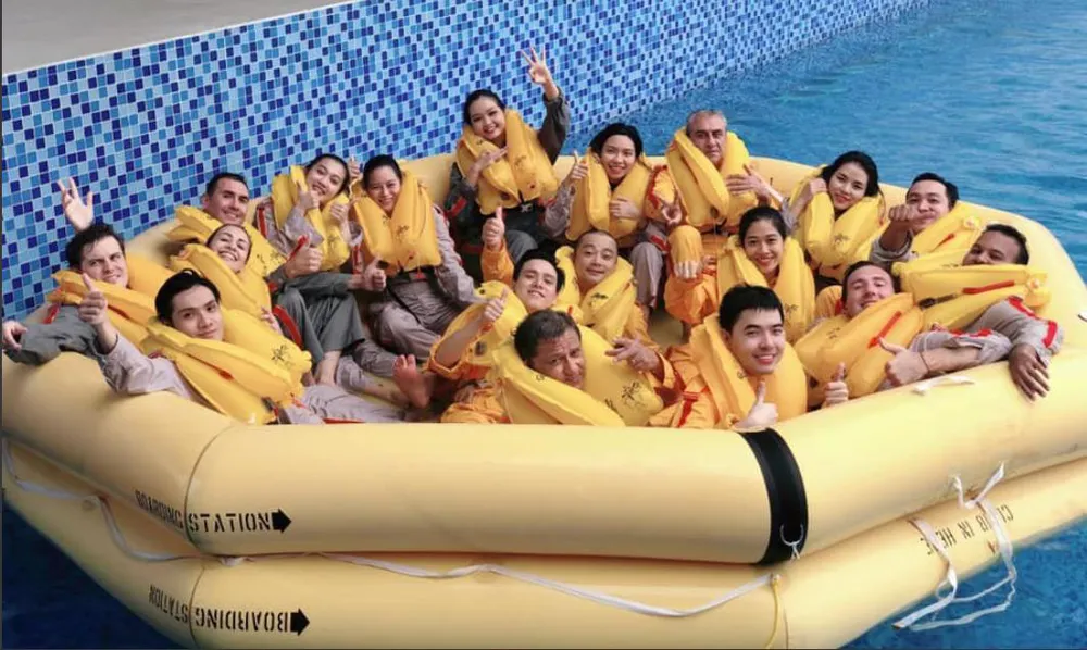 Bộ ảnh của hai thí sinh Hoa hậu Việt Nam là tiếp viên hàng không  ảnh 8 Bộ ảnh của hai thí sinh Hoa hậu Việt Nam là tiếp viên hàng không  ảnh 8