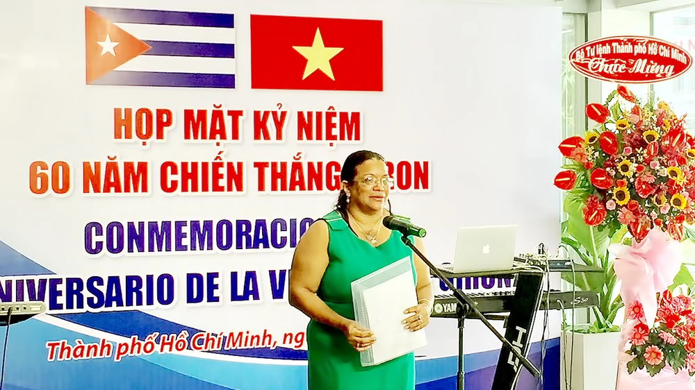 Tổng Lãnh sự Cuba tại TPHCM Indira López Arguelles phát biểu tại lễ kỷ niệm