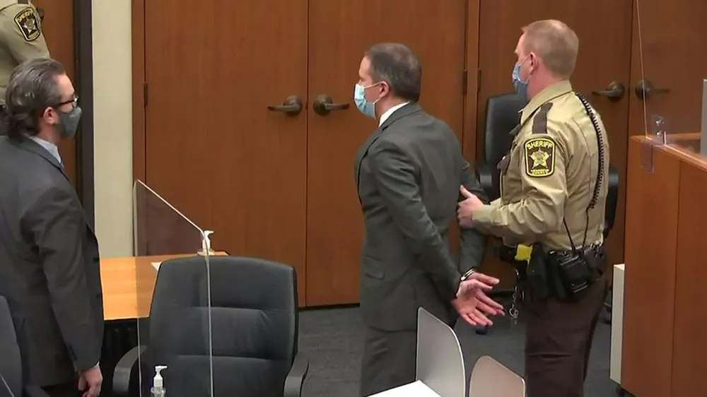 Tòa tuyên án cựu cảnh sát Derek Chauvin trong vụ George Floyd 3 tội danh giết người ảnh 1