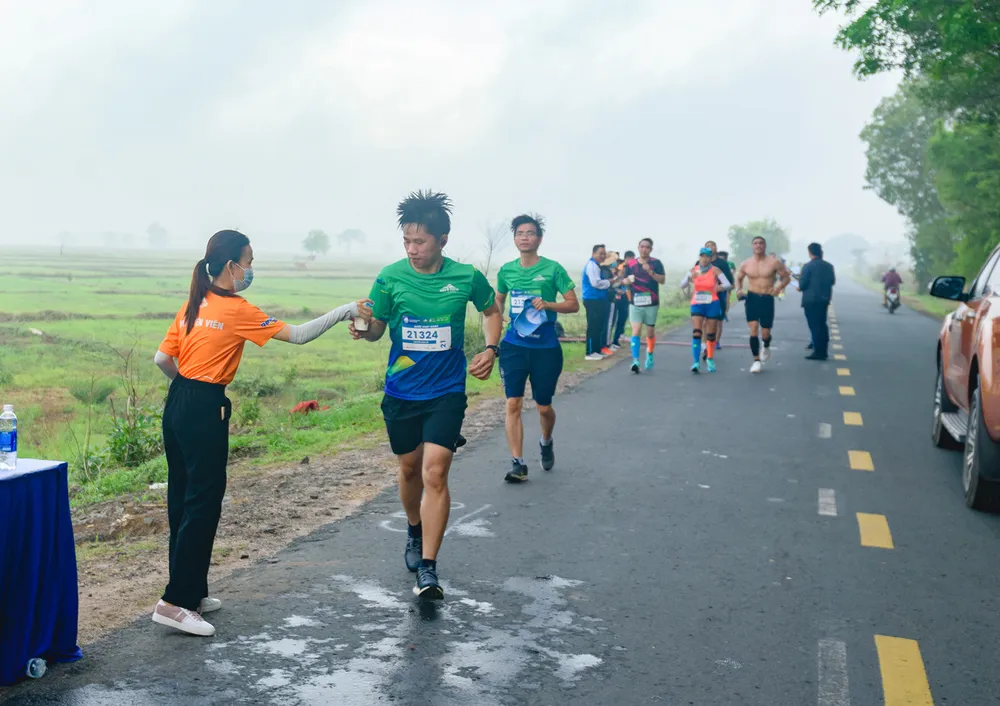 Cộng đồng runner ấn tượng với BaDen Mountain Marathon 2021 lần đầu tổ chức tại Tây Ninh ảnh 4