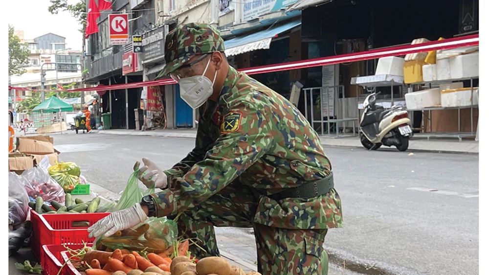 Áo lính góp phần an dân