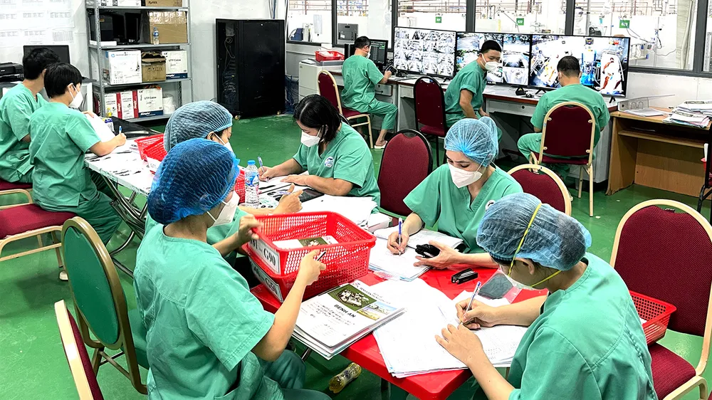 Ở nơi giành giật sự sống ảnh 1