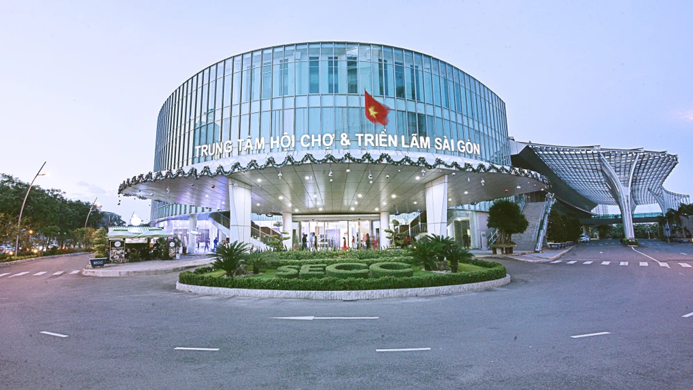 Mặt tiền SECC