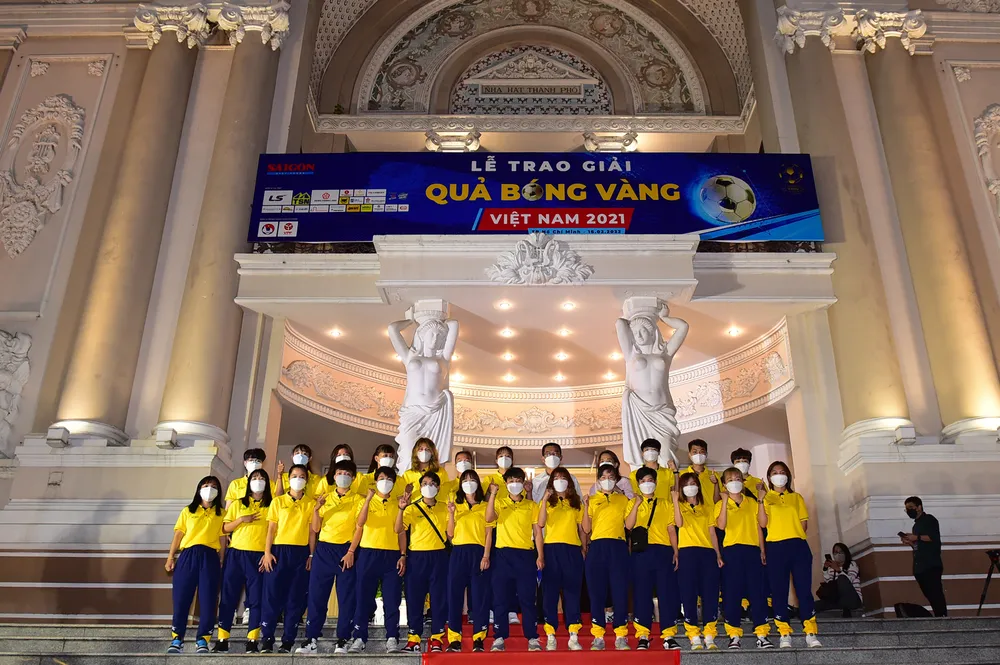 Hoàng Đức, Huỳnh Như và Văn Ý đoạt Quả bóng vàng Việt Nam 2021 ảnh 30