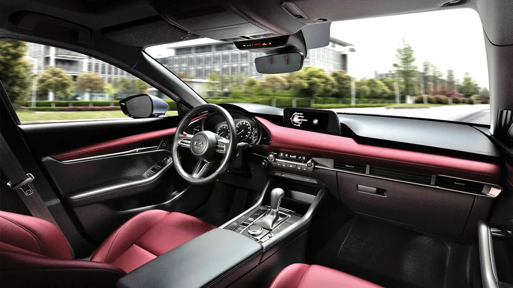 Mazda3 Sport - Lựa chọn khẳng định cá tính của giới trẻ thành đạt ảnh 2 Mazda3 Sport - Lựa chọn khẳng định cá tính của giới trẻ thành đạt ảnh 2