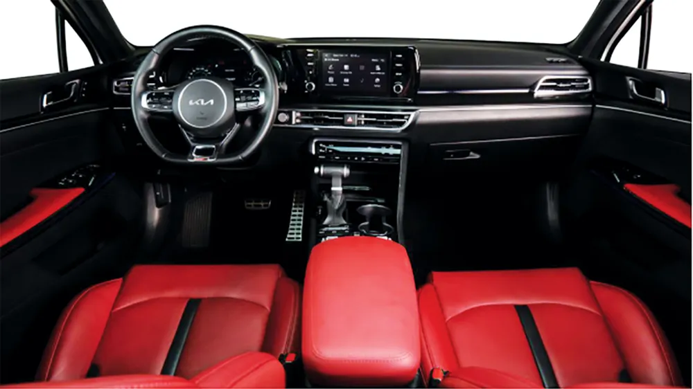 Kia K5 - D sedan cao cấp chinh phục người trẻ ảnh 2 Kia K5 - D sedan cao cấp chinh phục người trẻ ảnh 2