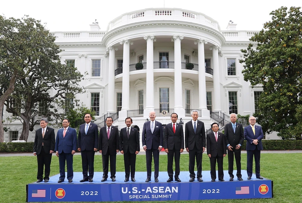 Tổng thống Hoa Kỳ Joe Biden và các lãnh đạo ASEAN. Ảnh: TTXVN