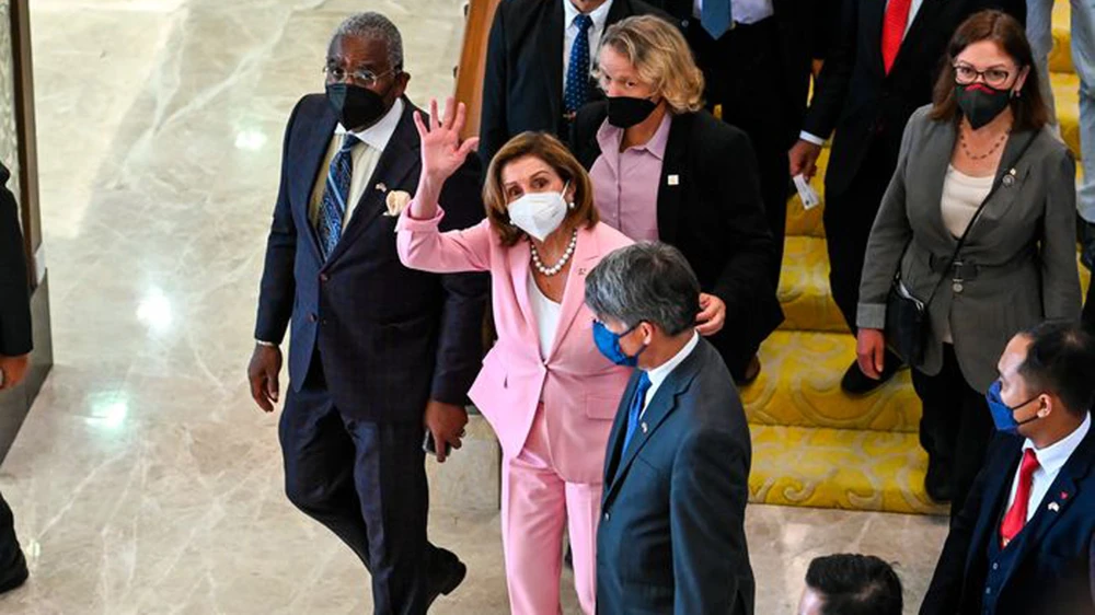 Chủ tịch Hạ viện Mỹ Nancy Pelosi đang có chuyến công du châu Á. Ảnh: AP