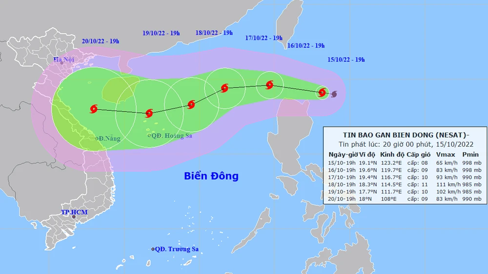 Vị trí và đường đi của bão Nesat. Ảnh: TTDBKTTVTW