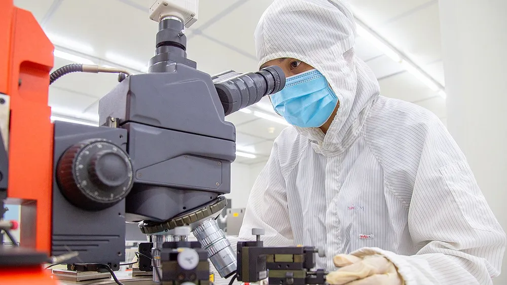 Công ty SHTP Laps thiết kế mạch bán dẫn tại Khu Công nghệ cao TPHCM. Ảnh: HOÀNG HÙNG Công ty SHTP Laps thiết kế mạch bán dẫn tại Khu Công nghệ cao TPHCM. Ảnh: HOÀNG HÙNG