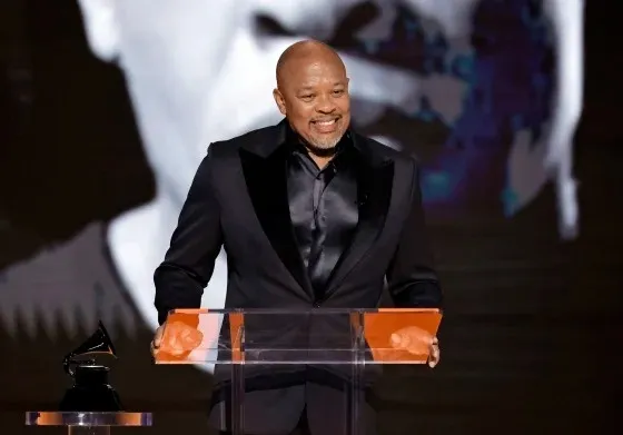 Nhà sản xuất âm nhạc Dr. Dre Nhà sản xuất âm nhạc Dr. Dre