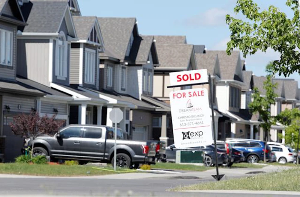 Bảng quảng cáo bất động sản tại Canada
