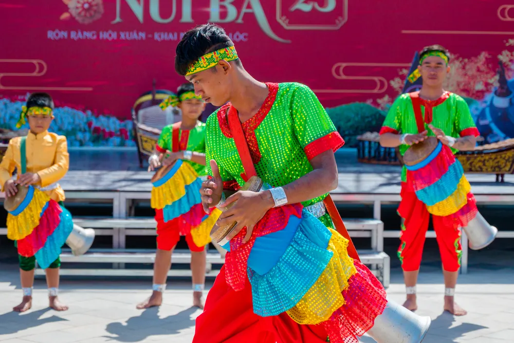 Múa trống Chhay dăm sẽ được trình diễn tại núi Bà Đen trong dịp 30-4 này Múa trống Chhay dăm sẽ được trình diễn tại núi Bà Đen trong dịp 30-4 này