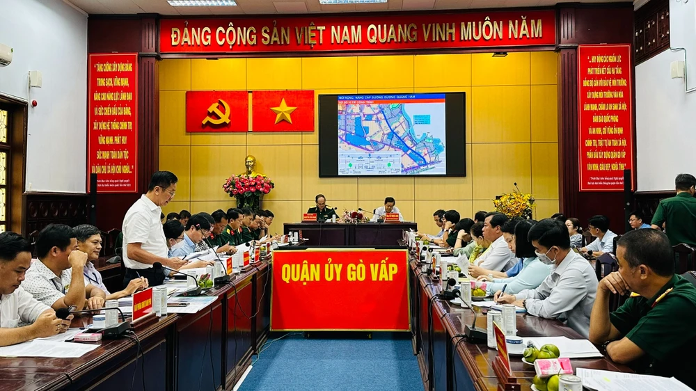 Quang cảnh buổi làm việc