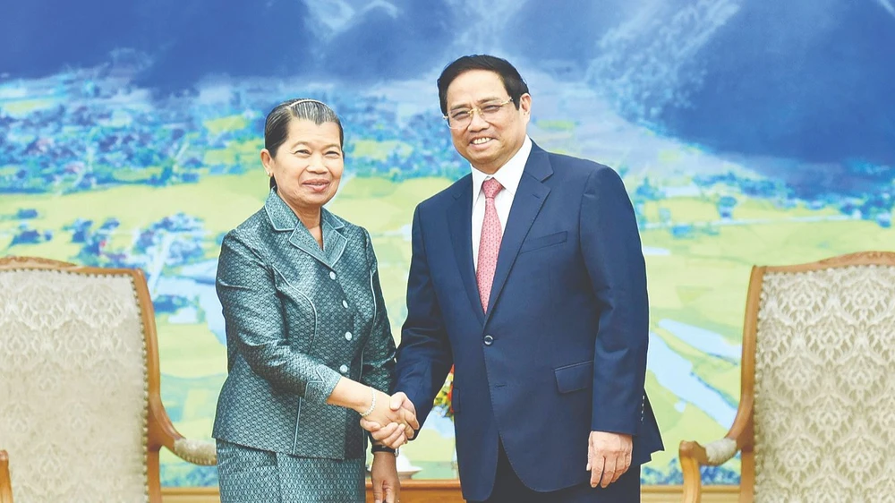 Thủ tướng Phạm Minh Chính tiếp Phó Thủ tướng Men Sam An. Ảnh: VIẾT CHUNG