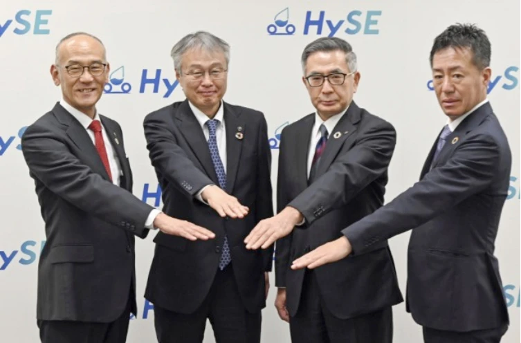 Lãnh đạo của 4 công ty Honda Motor, Yamaha Motor, Suzuki Motor và Kawasaki Motor