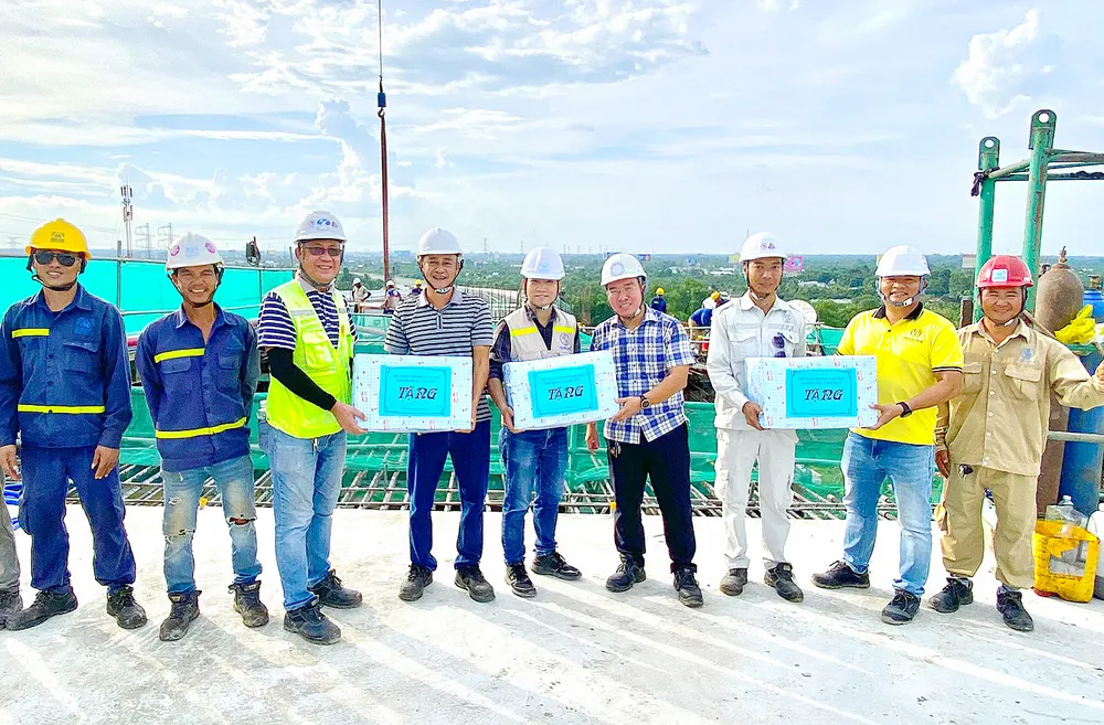 Biểu dương, khen thưởng các đội, nhóm hoàn thành nhiệm vụ vượt tiến độ đề ra