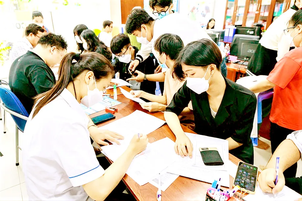 Thí sinh đăng ký xét tuyển vào Trường ĐH Công thương TPHCM