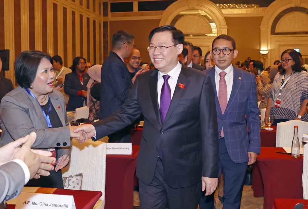 Chủ tịch Quốc hội Vương Đình Huệ đến dự Diễn đàn chính sách đối ngoại. Ảnh: TTXVN Chủ tịch Quốc hội Vương Đình Huệ đến dự Diễn đàn chính sách đối ngoại. Ảnh: TTXVN