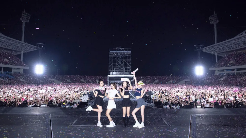 Đêm nhạc BlackPink tại sân vận động quốc gia Mỹ Đình thu hút đông đảo khán giả. Ảnh: BlackPink