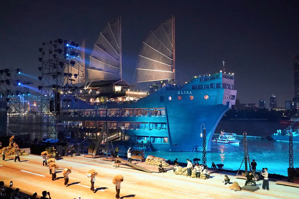 Tổng dợt chương trình “Dòng sông kể chuyện” Tổng dợt chương trình “Dòng sông kể chuyện”