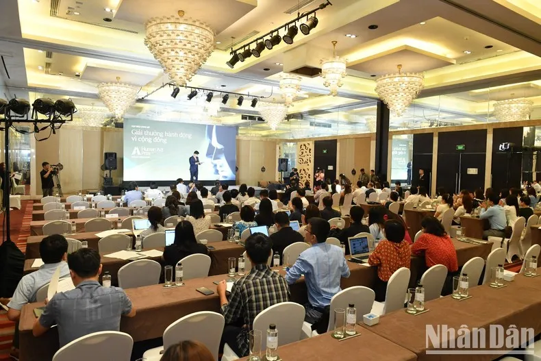 Quang cảnh lễ công bố Giải thưởng hành động vì cộng đồng - Human Act Prize. Ảnh: THÀNH ĐẠT Quang cảnh lễ công bố Giải thưởng hành động vì cộng đồng - Human Act Prize. Ảnh: THÀNH ĐẠT
